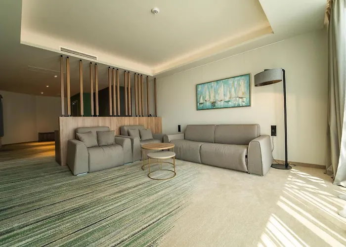 Hvd Reina Del Mar - Premium Service & Free Parking 호텔 오브조르